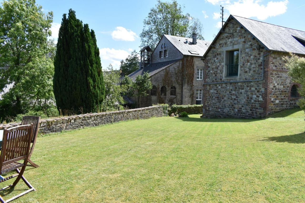 Gites In Le Neufbourg -Mortain Exterior photo