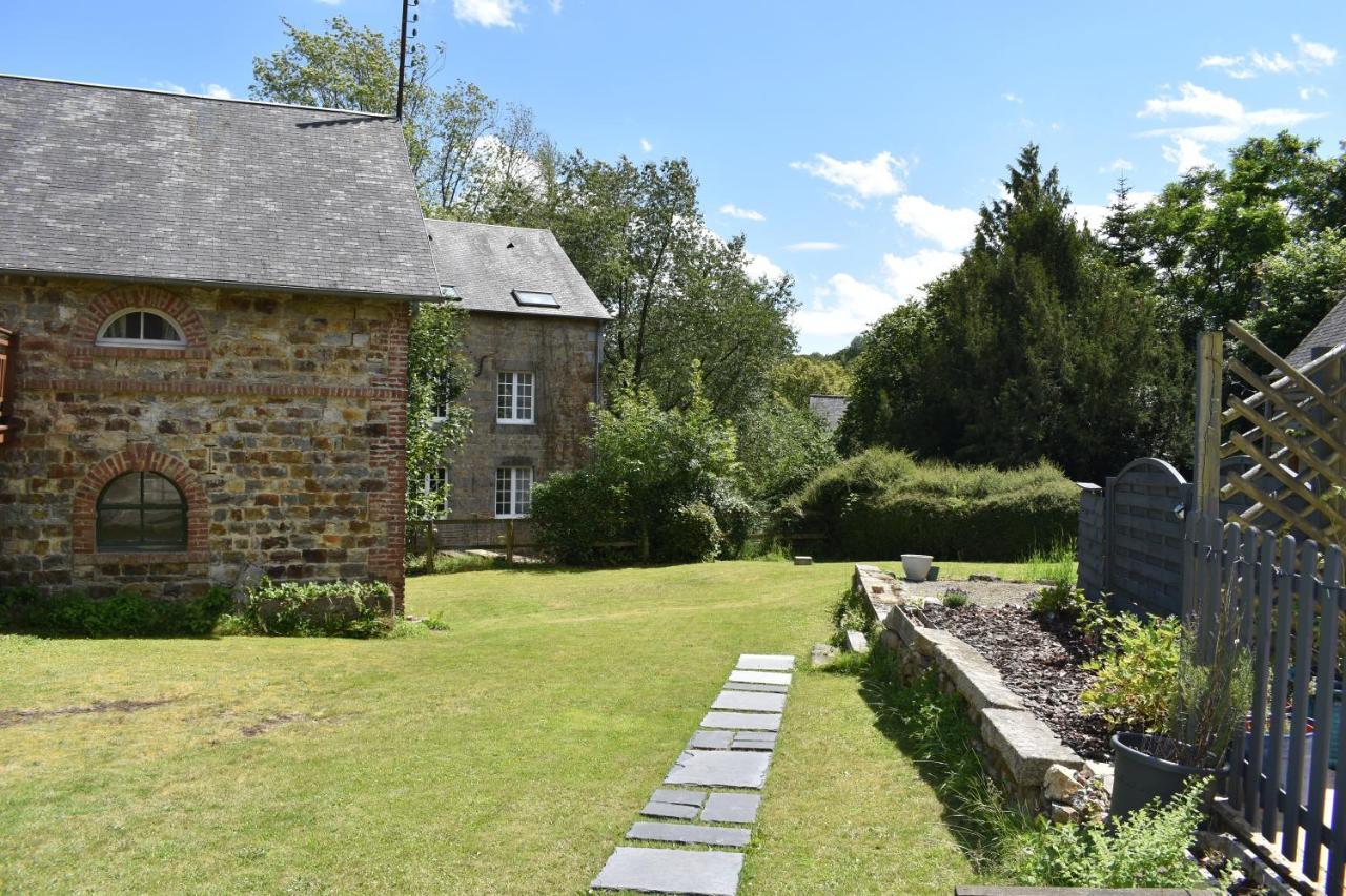 Gites In Le Neufbourg -Mortain Exterior photo